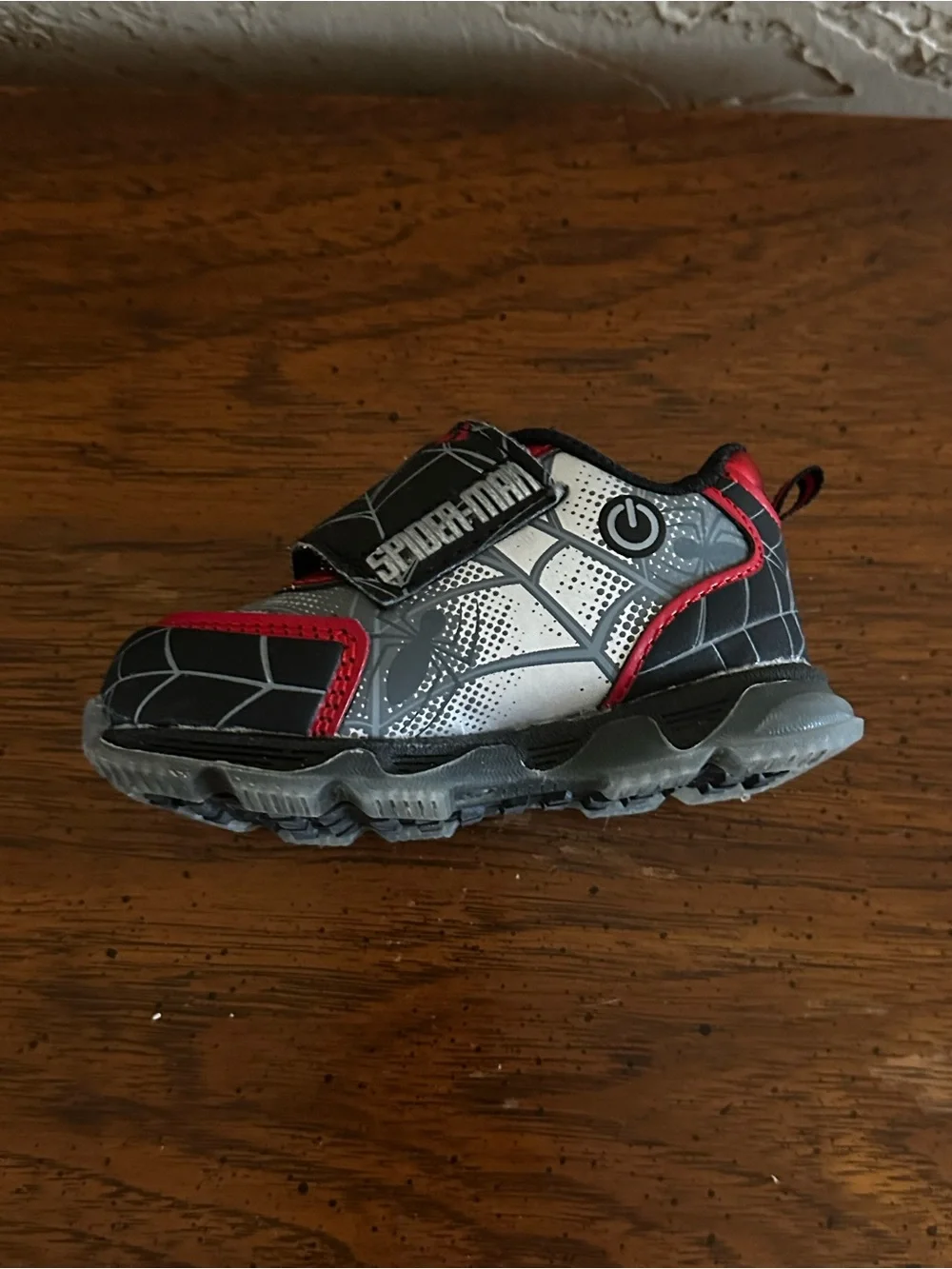 Marvel SpiderMan Toddler Athletic Light-Up Sneakers with Hook & Loop Strap sz 5